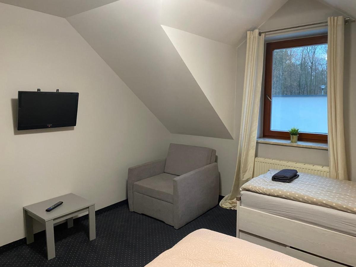Restauracja Zacisze Lesne Noclegi Knurów Exterior foto