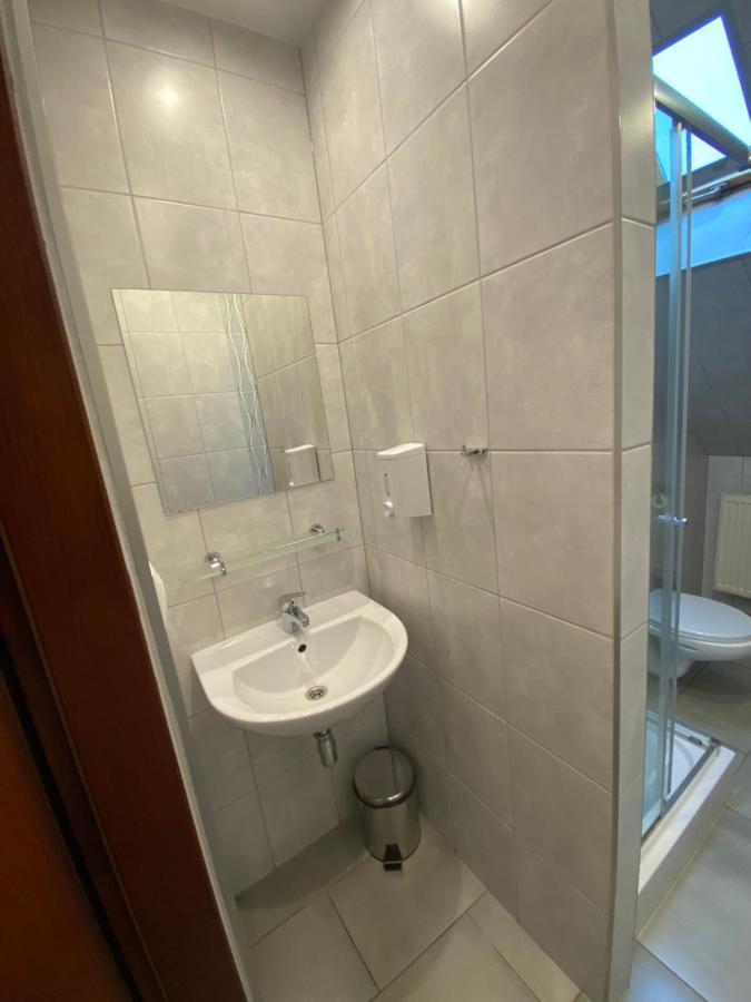 Restauracja Zacisze Lesne Noclegi Knurów Exterior foto